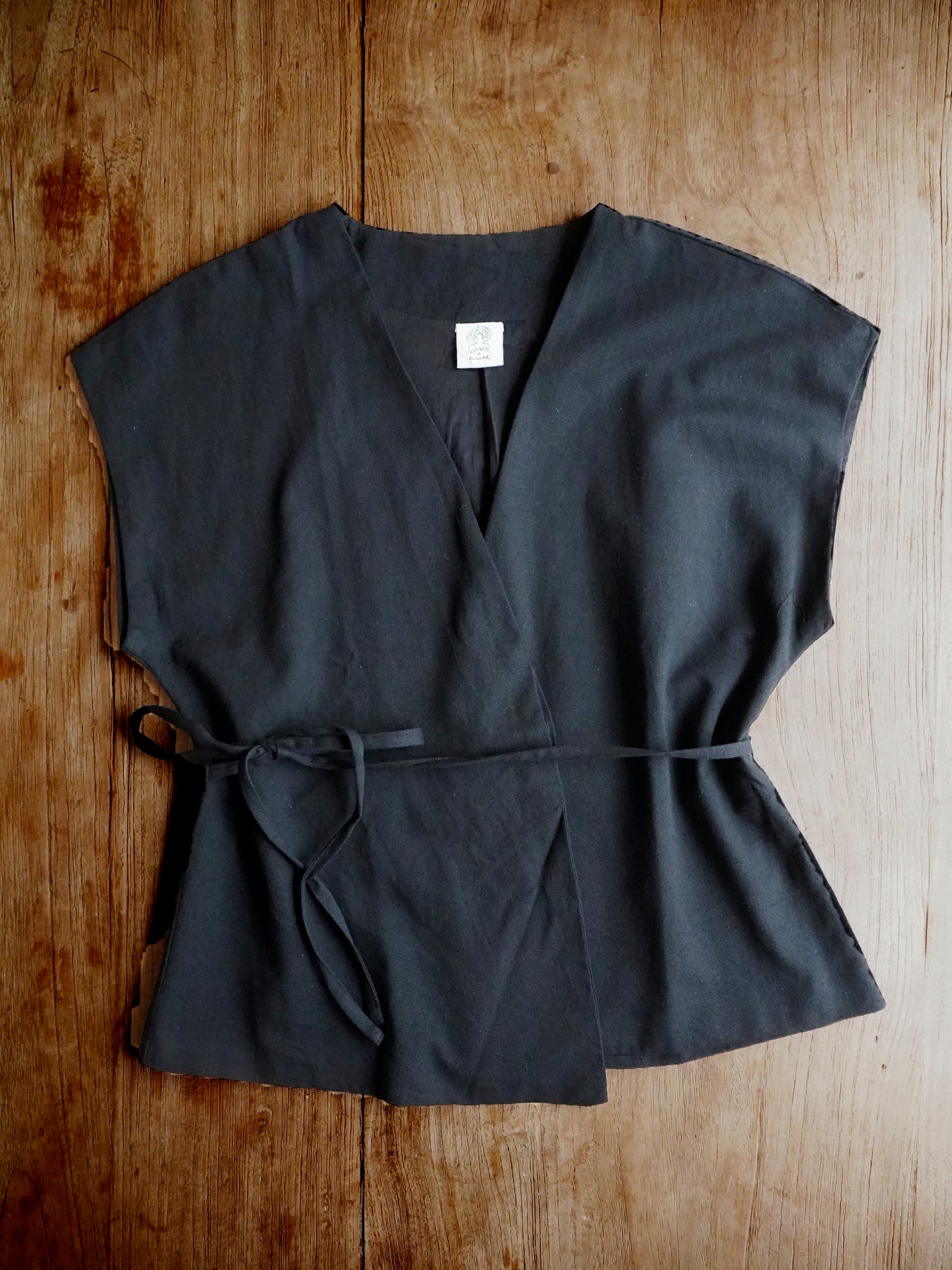 GILET / SCARAB & SUN -cotton black