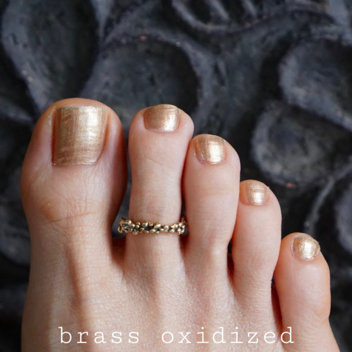 TOE RING / MANI -brass