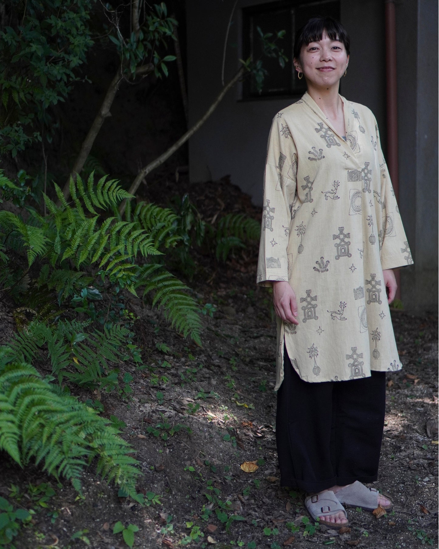 LONG TOPS / A FEW MILES WEAER-jaggery black