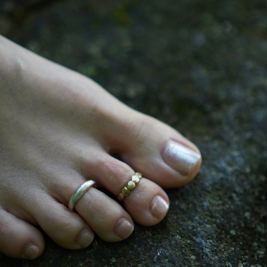 TOE RING / VALAYA -brass