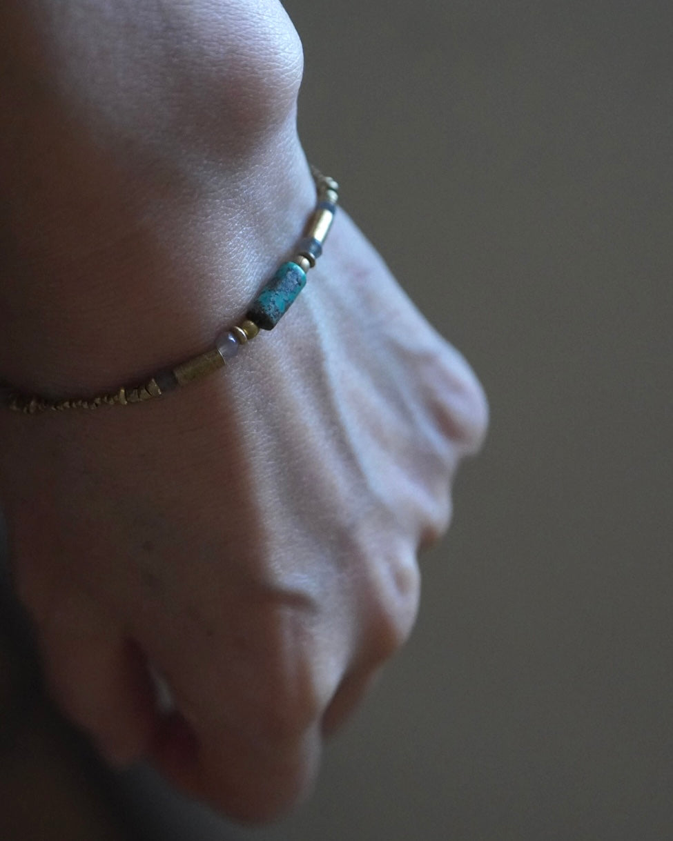 BRACELET / MISRANA -tibetan turquoise・grey moon stone-