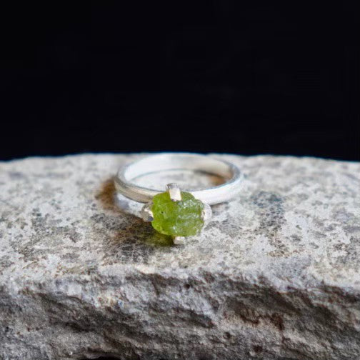 RING solitaire / PERIDOT -silver #11.5