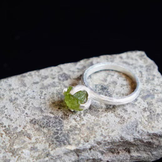 RING solitaire / PERIDOT -silver #11.5